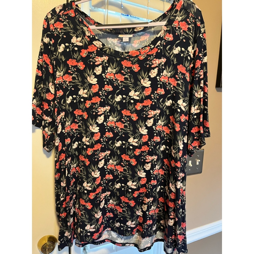 LuLaRoe Boyfriend Tee